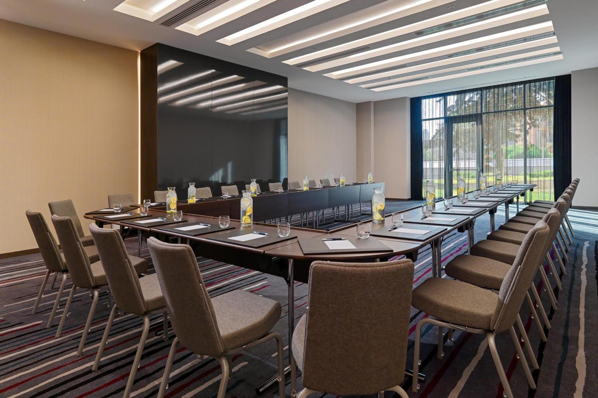 Sheraton Grand Tbilisi Metechi Palace Extérieur photo