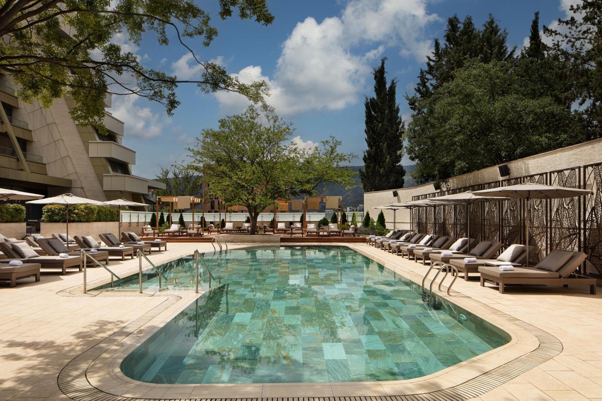 Sheraton Grand Tbilisi Metechi Palace Extérieur photo
